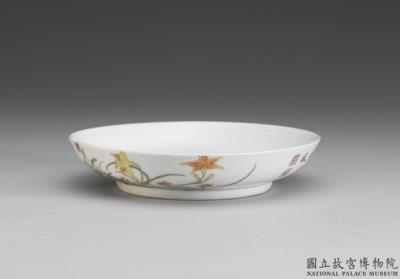 图片[2]-Dish with flowers in falangcai painted enamels, Qing dynasty, Yongzheng reign (1723-1735)-China Archive